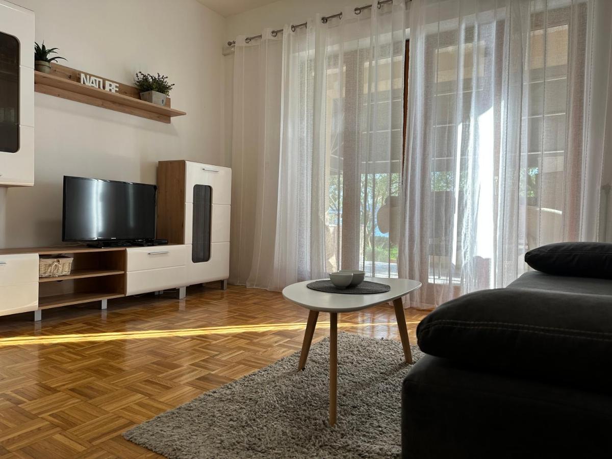 Apartmani Roko Biograd Na Moru Bagian luar foto