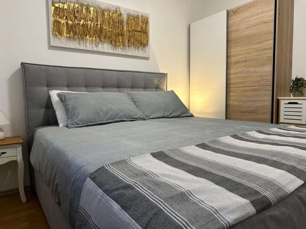 Apartmani Roko Biograd Na Moru Bagian luar foto