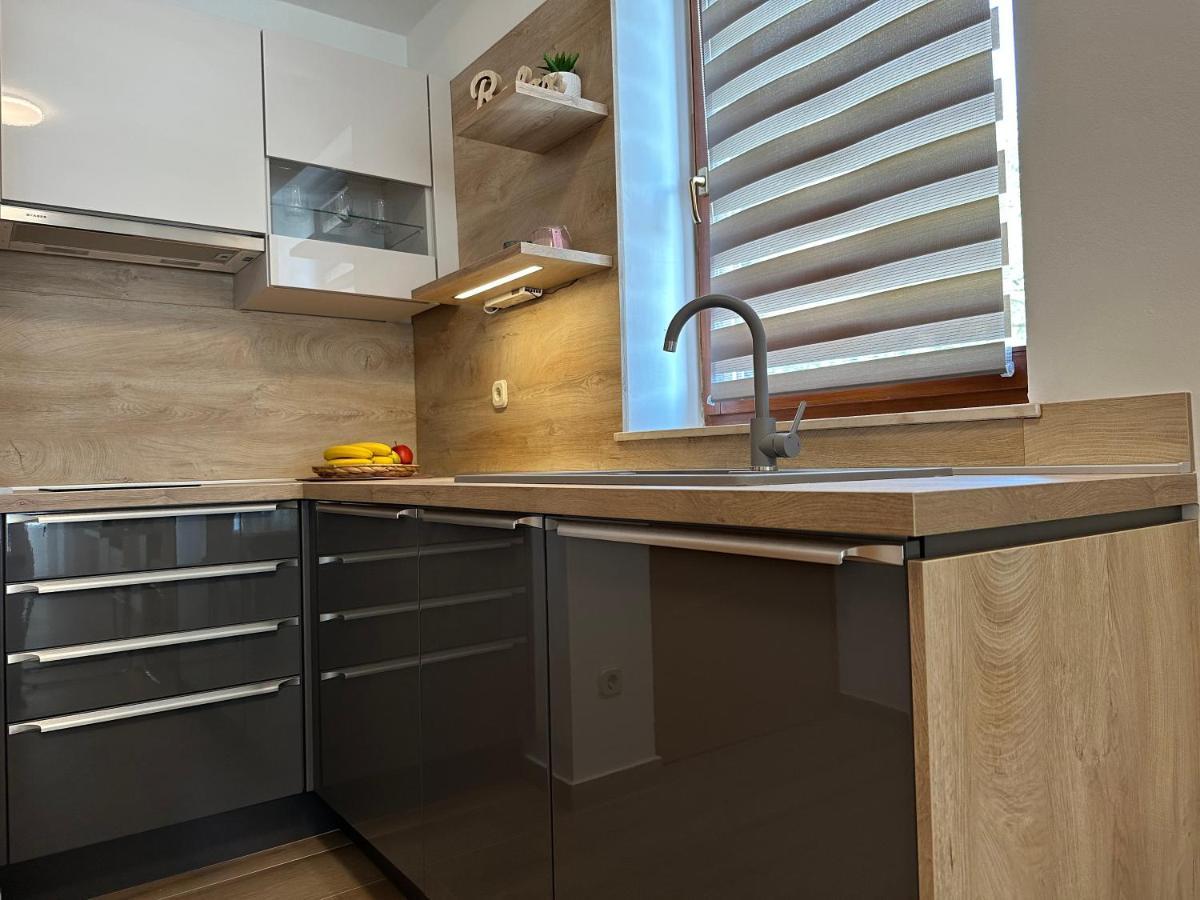Apartmani Roko Biograd Na Moru Bagian luar foto