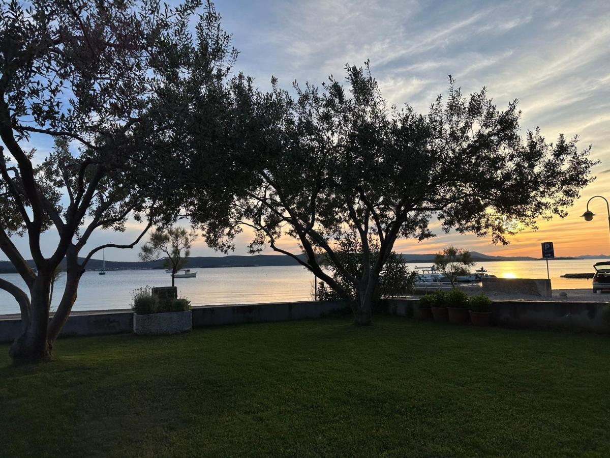 Apartmani Roko Biograd Na Moru Bagian luar foto