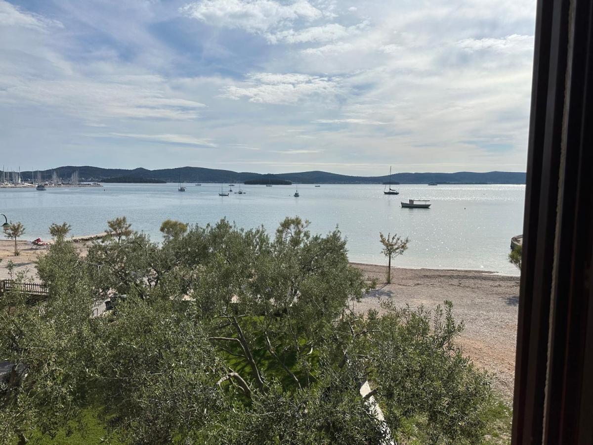 Apartmani Roko Biograd Na Moru Bagian luar foto