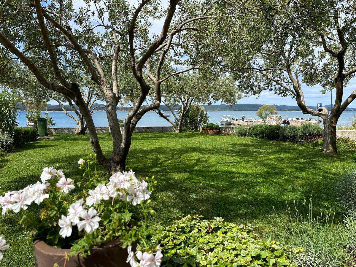 Apartmani Roko Biograd Na Moru Bagian luar foto