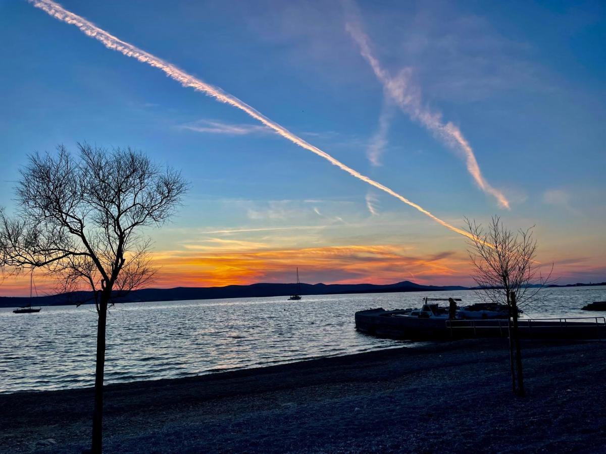 Apartmani Roko Biograd Na Moru Bagian luar foto